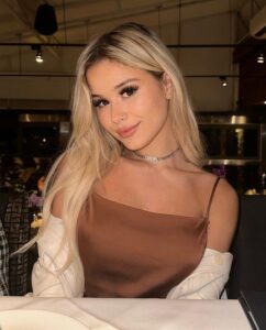 Noelle Leyva: Age, Wiki, Bio, Height, Weight, Parents, Husband